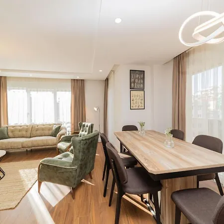Apartment Central Flat With Balcony Near Sea In Muratpasa