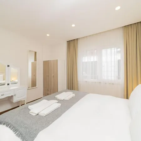 Apartment Central Flat With Balcony Near Sea In Muratpasa *